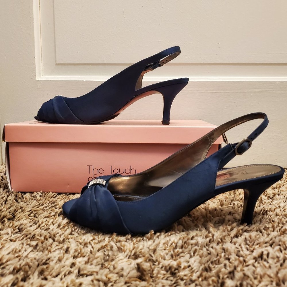 Nina navy blue slingback heels!